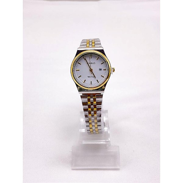 RELÓGIO VINTAGE AÇO INOXIDAVEL FEMININO FUNDO  BRANCO - PRATEADO E DOURADO