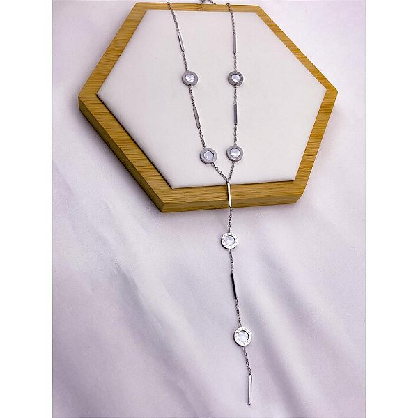 COLAR AÇO INOXIDÁVEL  50CM GRAVATINHA ALGARISMOS ROMANOS PEROLADO - PRATEADO