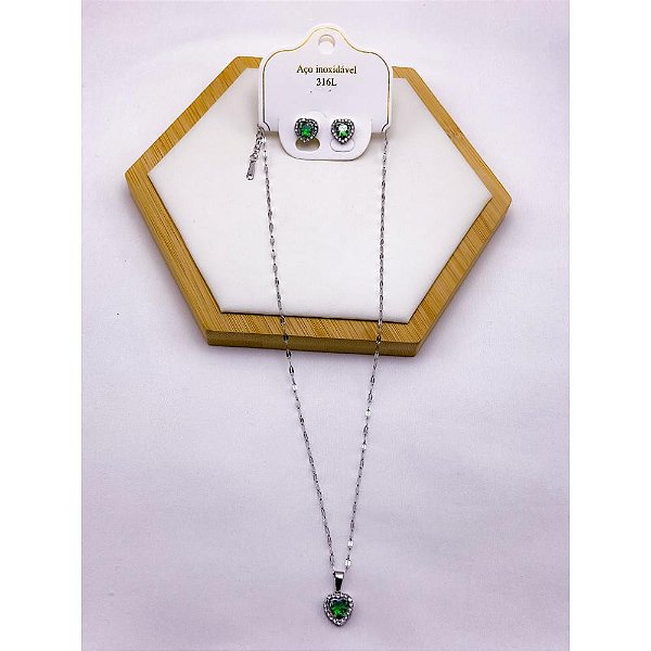 CONJUNTO COLAR  E BRINCO AÇO INOXIDÁVEL  PINGENTE CORAÇÃO CRAVEJADO PEDRA VERDE - PRATEADO