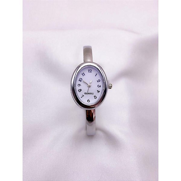 BRACELETE RELÓGIO AÇO INOXIDÁVEL  FUNDO BRANCO - PRATEADO
