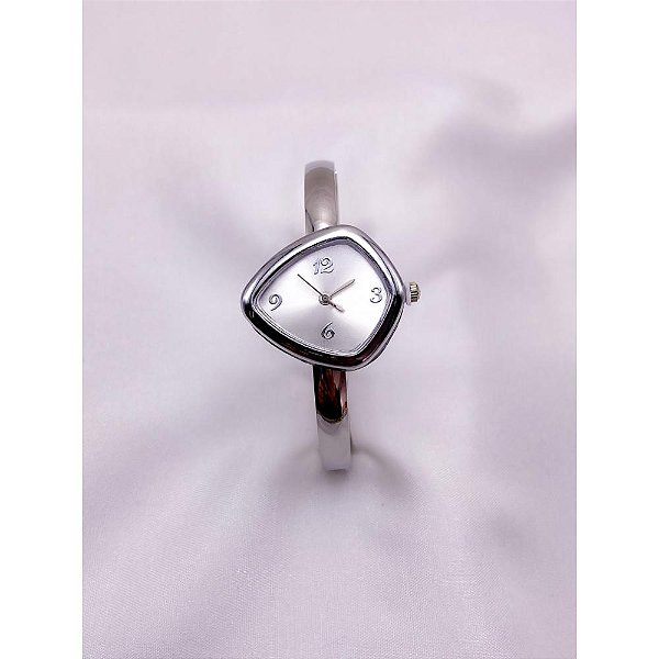 BRACELETE RELÓGIO AÇO INOXIDÁVEL  FUNDO BRANCO - PRATEADO