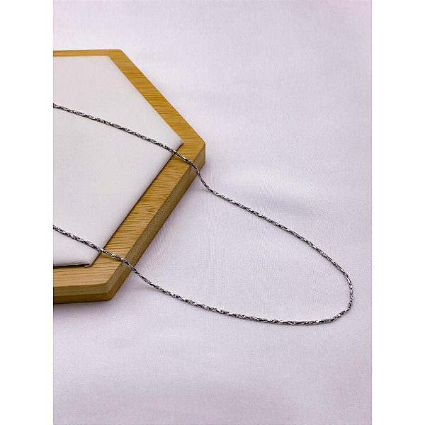 COLAR AÇO INOXIDÁVEL 45CM  ELO TORCIDO - PRATEADA