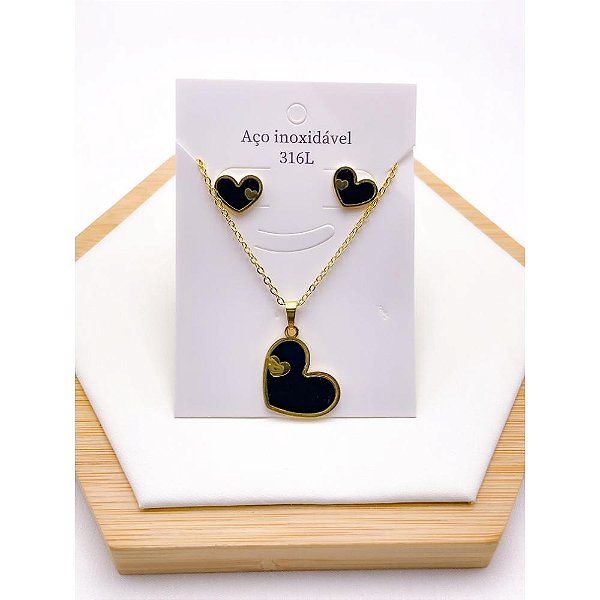 CONJUNTO COLAR  E BRINCO AÇO INOXIDÁVEL  CORAÇÃO PRETO - DOURADO