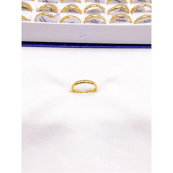 ALIANCA ACO INOXIDAVEL LISA COM PEDRA ZIRCONIA DOURADA 3MM - UNIDADE