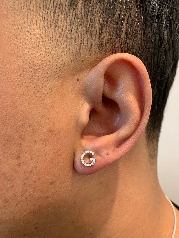 Brinco Masculino Par Letra G (7,5X7mm) Banhado A Ouro Branco BRI111