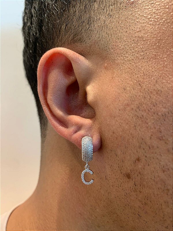 Brinco Com Letra C Pendurada (9,8X6,5mm) Banhado A Ouro Branco