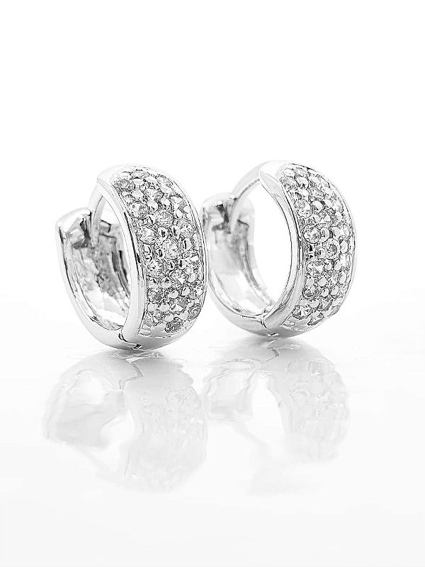 Brinco Masculino Par Argola Cravejada Com 19 Pedras G (14,4X5,7mm) Banhada A Ouro Branco BRI134