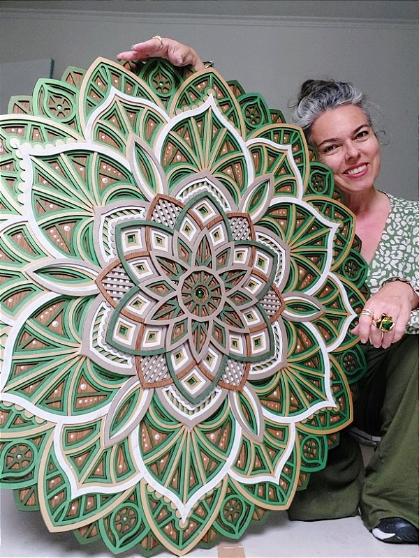 Mandala 3D 9C Dhalia | Verde, mahogany e off white (do 25cm ao 90cm)