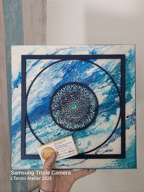 Mandala Torus sobre acrílico derramado 30cm