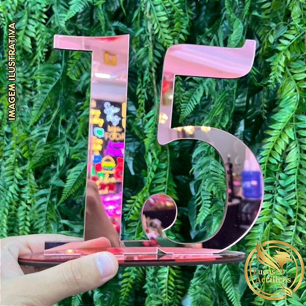 TOPO DE BOLO COM REFORÇO 15 ANOS PERSONALIZADO