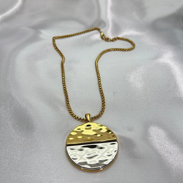 Colar Pingente Martelado Dois Banhos