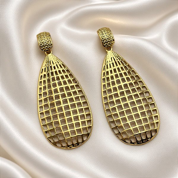Brinco Maxi Gota Vazada Tela Quadriculada Dourado