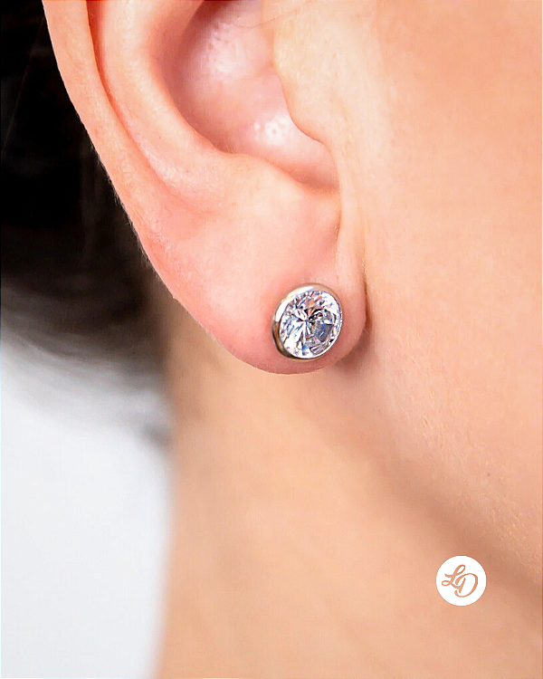 Brinco aço inox PONTO DE LUZ 8MM