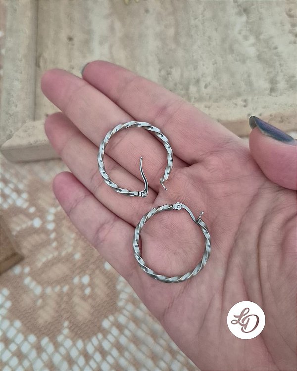 Brinco aço inox ARGOLA TRANÇADA MÉDIA