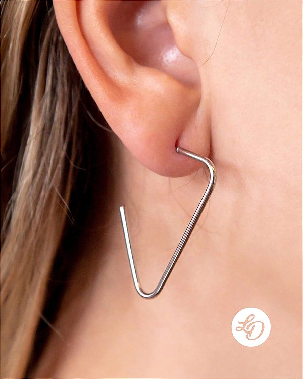 Brinco aço inox ARGOLA FIO DE AÇO TRIANGULO