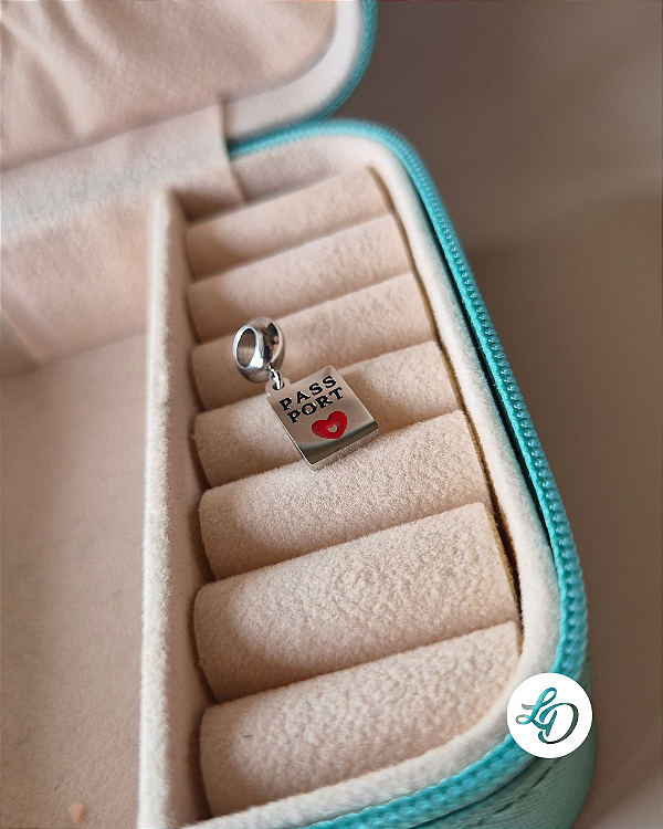 BERLOQUE PASSAPORTE - PINGENTE EM AÇO INOX