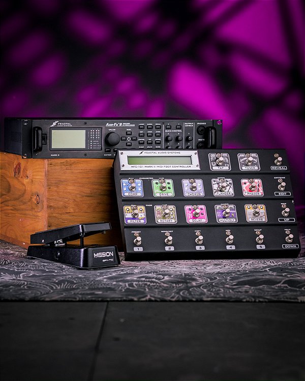 Fractal AXE FX II Mark II + Controlador MFC 101 + Pedal de Expressão - Produto Usado