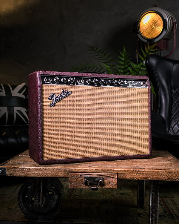 Fender '65 Deluxe Reverb FSR Bordeaux Blues Limited Edition - Produto Usado