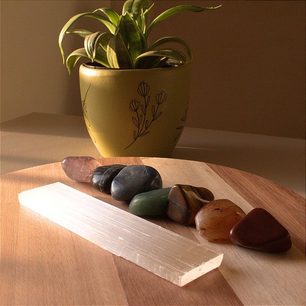 Kit de Pedras Naturais 7 Chakras e Selenita