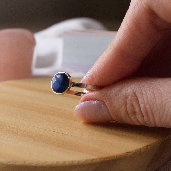 Anel de Lápis Lazuli em Prata 925