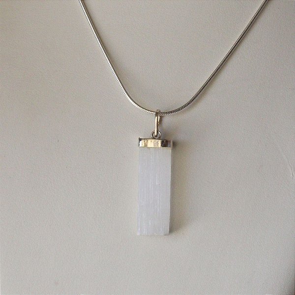 Colar com Pedra Natural Selenita em Prata 925