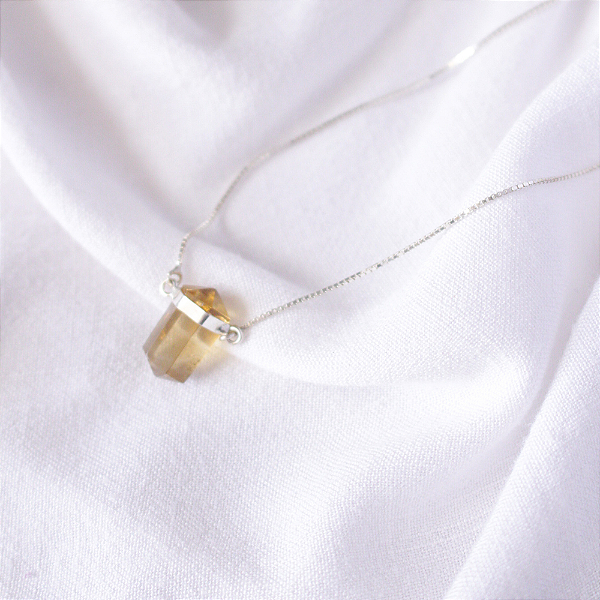 Colar com pingente de pedra natural Citrino em Prata 925