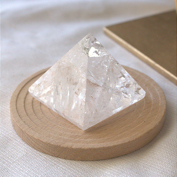 Pirâmide Quartzo Transparente