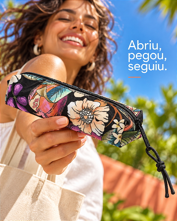 Mini Necessaire Farm Ora Bolas – Estampa Romance Em Flor FARM