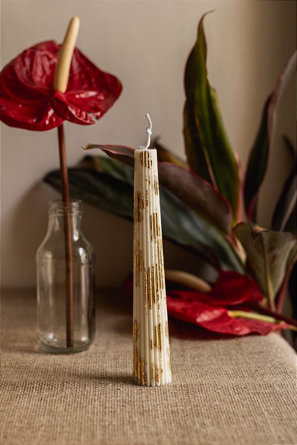 Kit 3 velas decorativas cilíndricas com aplicação de folha de ouro