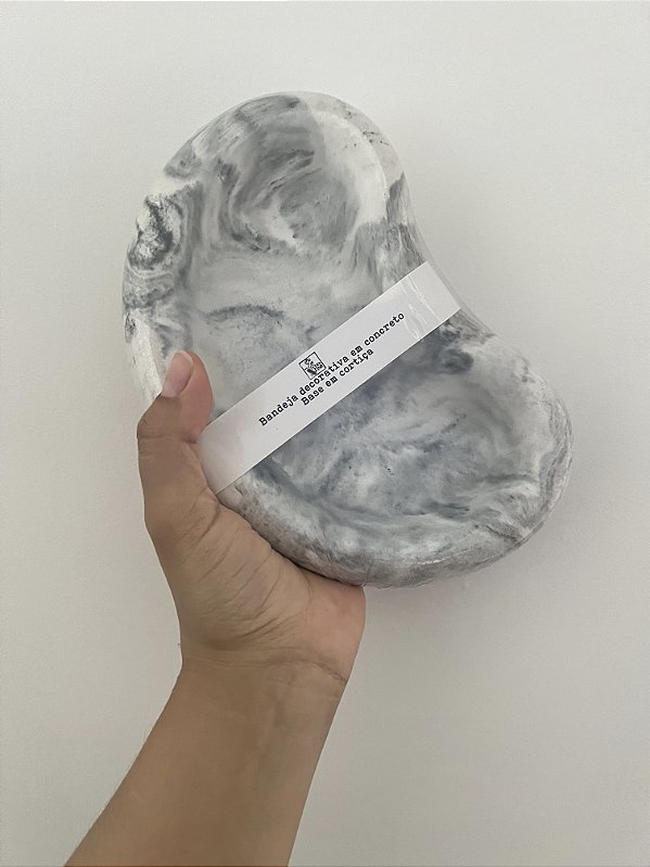 Bandeja decorativa bean em concreto