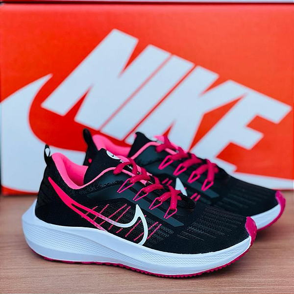 Tênis Nike Infantil Preto e Rosa