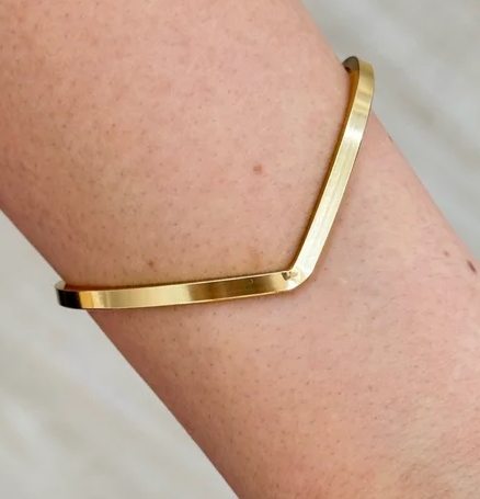 Bracelete V Dourado