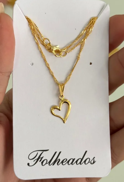 Colar coração assimétrico