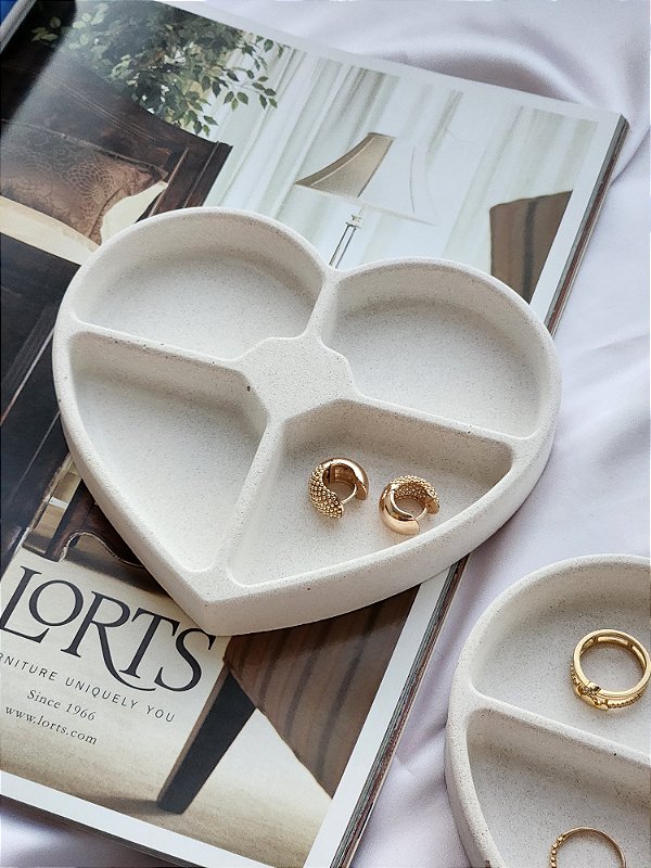 Porta Joia Coração- cimento branco