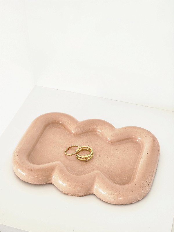 Bandeja Ondulada em Cimento Branco- Mocha Mousse