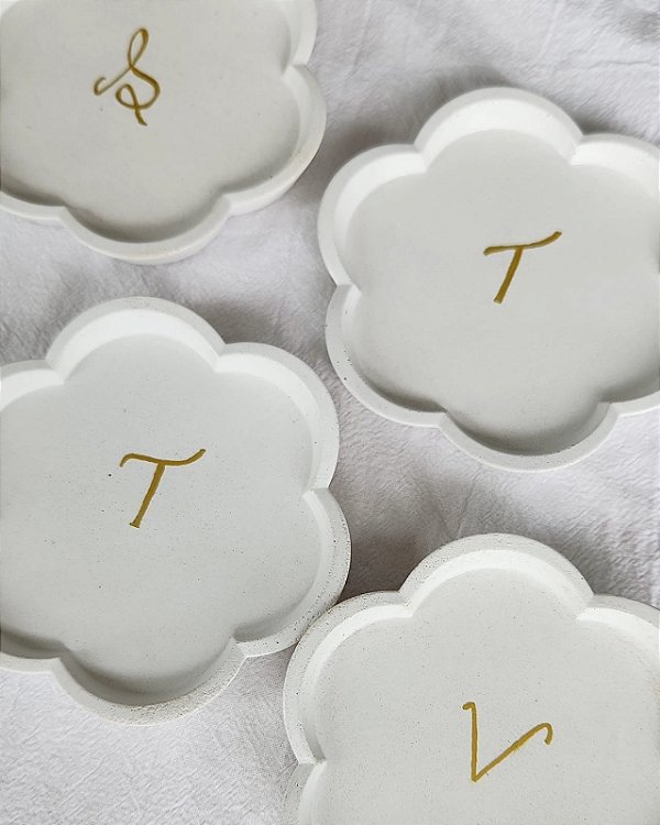 Bandeja Flor- cimento branco