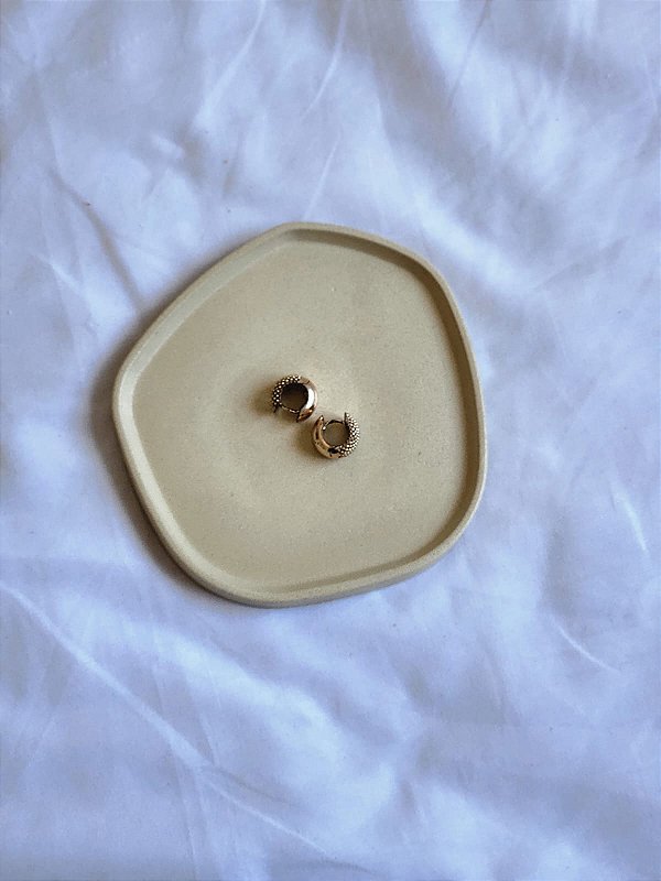 Bandeja Irregular P- em cimento branco - MARFIM