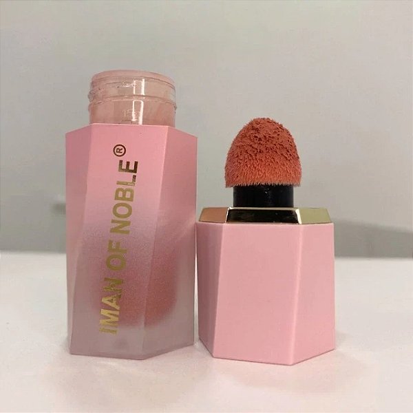 Blush Líquido IMAN OF NOBLE – Alta Pigmentação e Fácil Aplicação