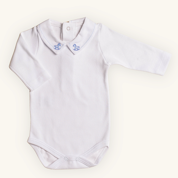 Body Bebê Menino Gola Bordada Manga Longa Branco Suedine 100% Algodão