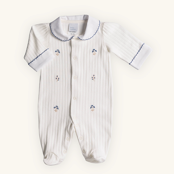 Macacão Bebê Menina Suedine 100% Algodão Premium Bordado Flores Azuis