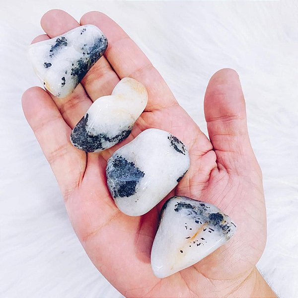 Quartzo com turmalina Rolada