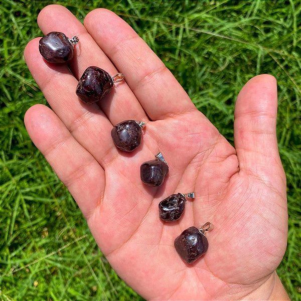 Pingente de Granada - sucesso, força pessoal e sensualidade