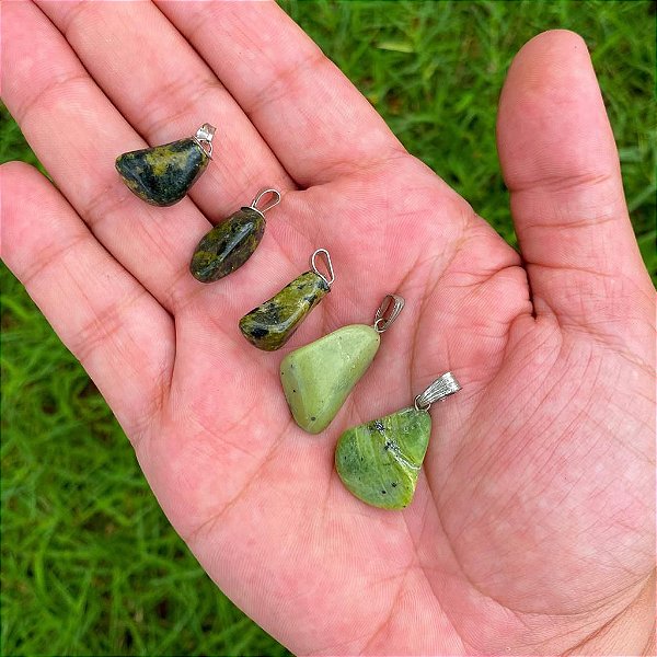 Pingente de Jade Nefrita rolada