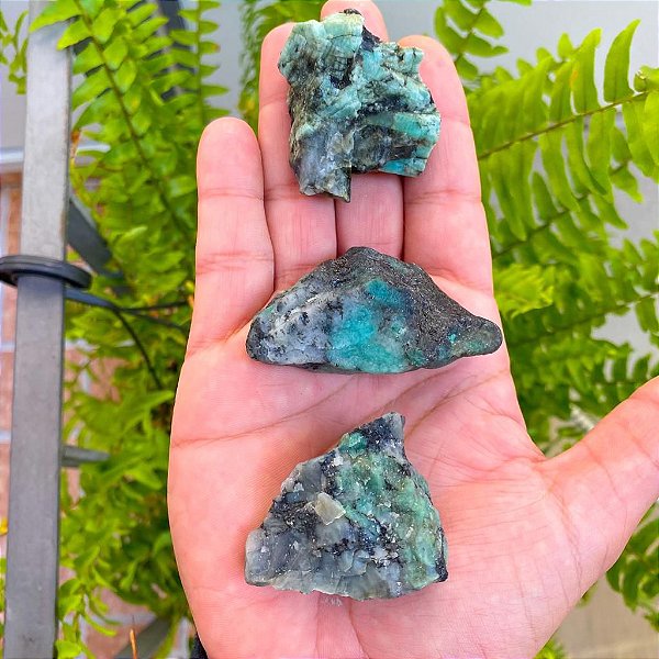 Pedra Bruta Esmeralda - Fortalecimento e Cura