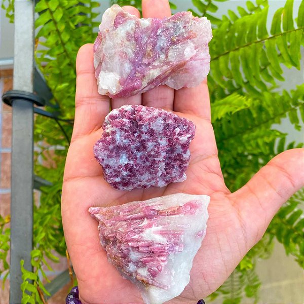 Pedra Bruta Turmalina Rosa de 100gr a 120gr -  amor e confiança