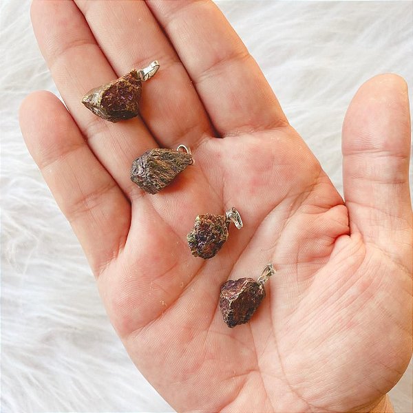 Pingente de bornita bruta