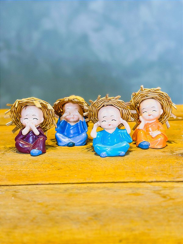 Jogo com 4 monges com Chapéu