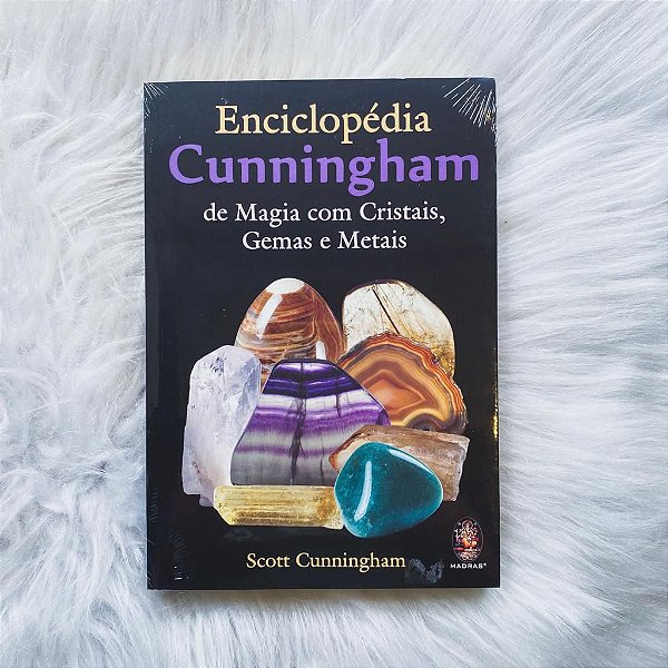 Livro - Enciclopédia Cunningham de Magia com Cristais, Gemas e Metais