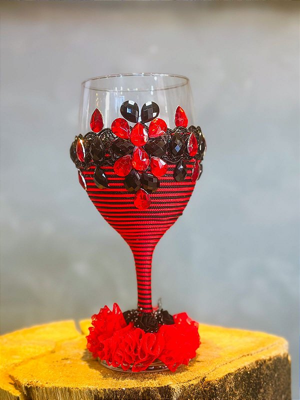 Taça luxo pomba gira - vermelho e preto