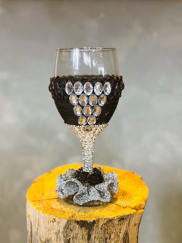 Taça luxo Pomba Gira preto com prata